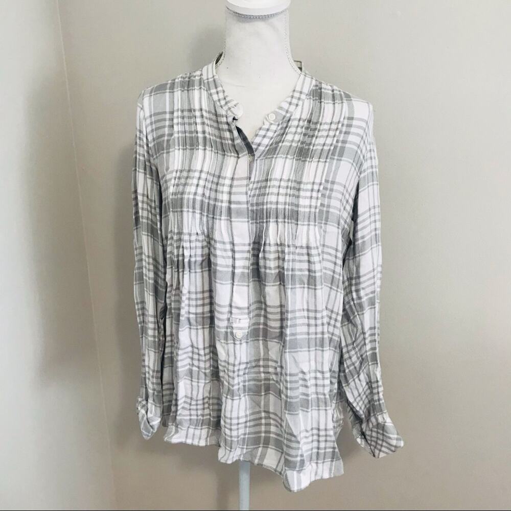 GAP PinTuck Plaid Top